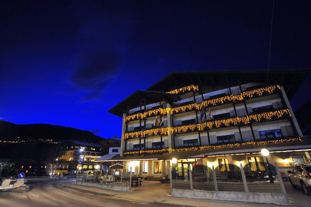 Hotel Derby Bormio Eksteriør bilde