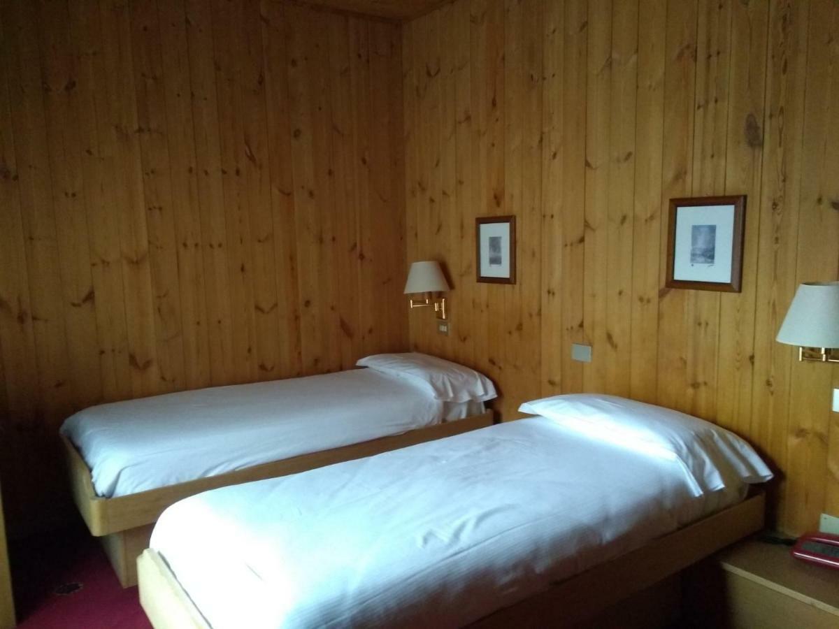 Hotel Derby Bormio Eksteriør bilde
